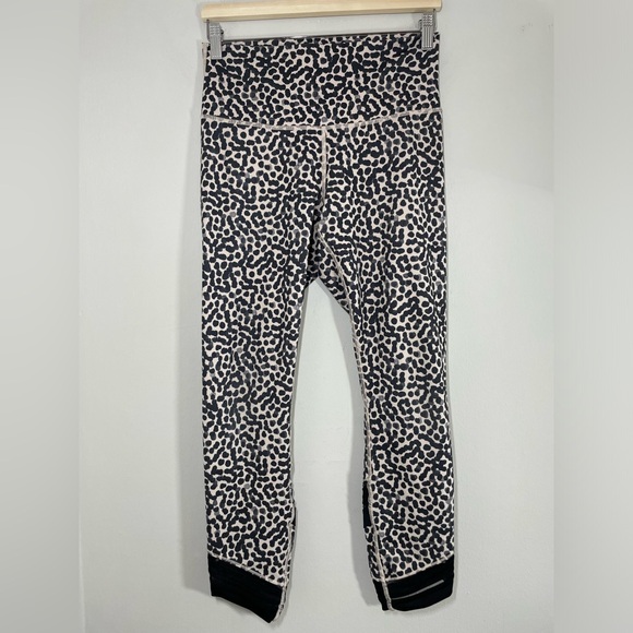 Lululemon High Times Pant Wrap Mesh
Ace Spot Grain Black - Picture 6 of 13